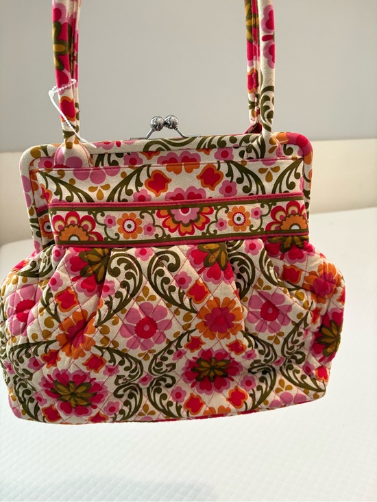 Vera Bradley Handbags - Vera Bradley Alice Kisslock Satchel Bag Folkloric Floral Quilted Retired EUC